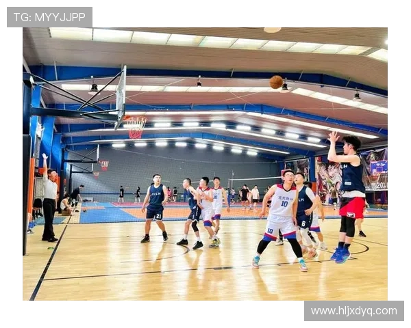 以篮球为纽带探索团队合作与青春拼搏的无限可能